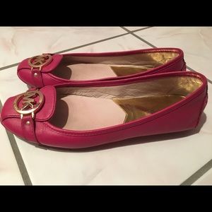 Michael kors pink flats